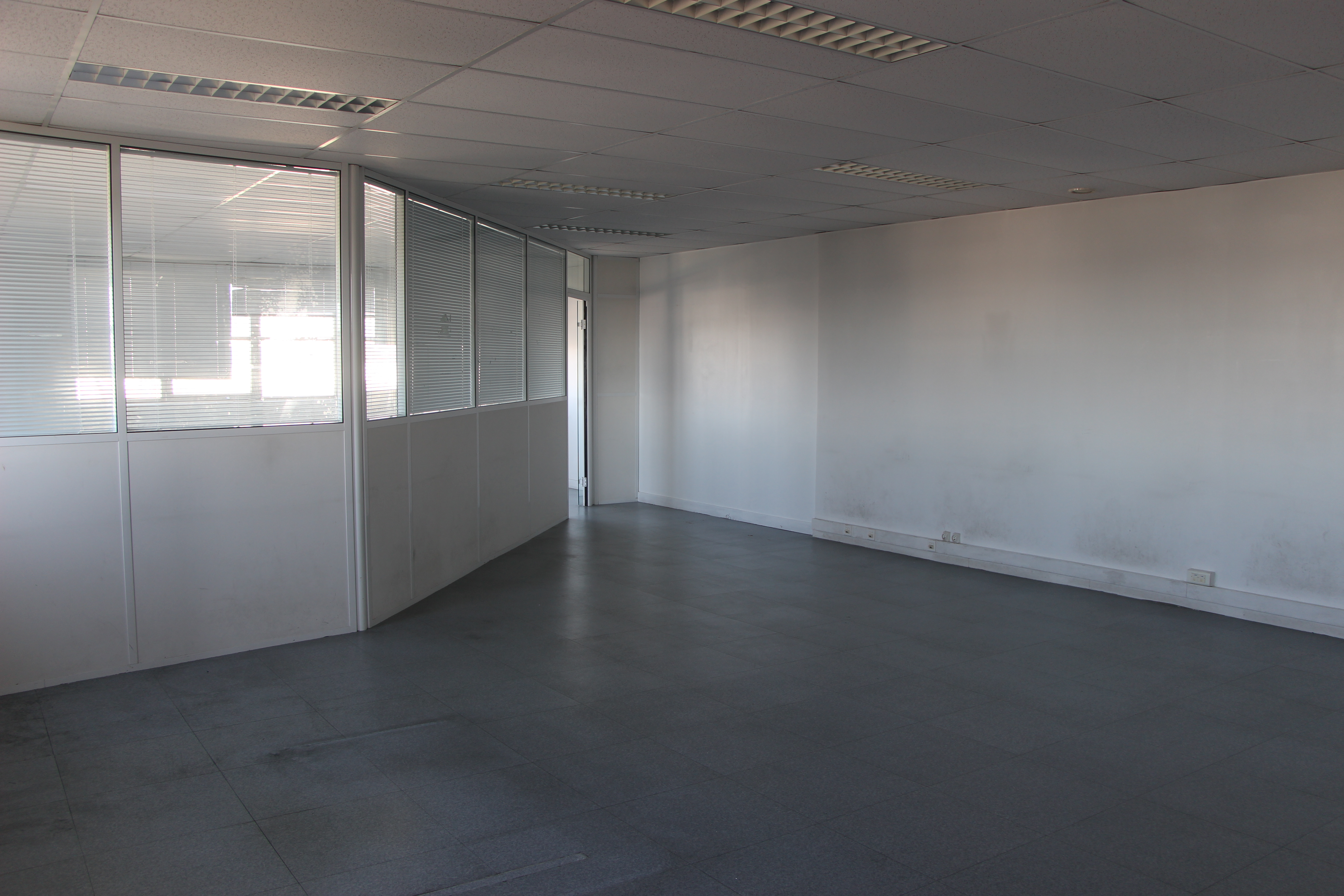 Bureau 45 - 84M²
