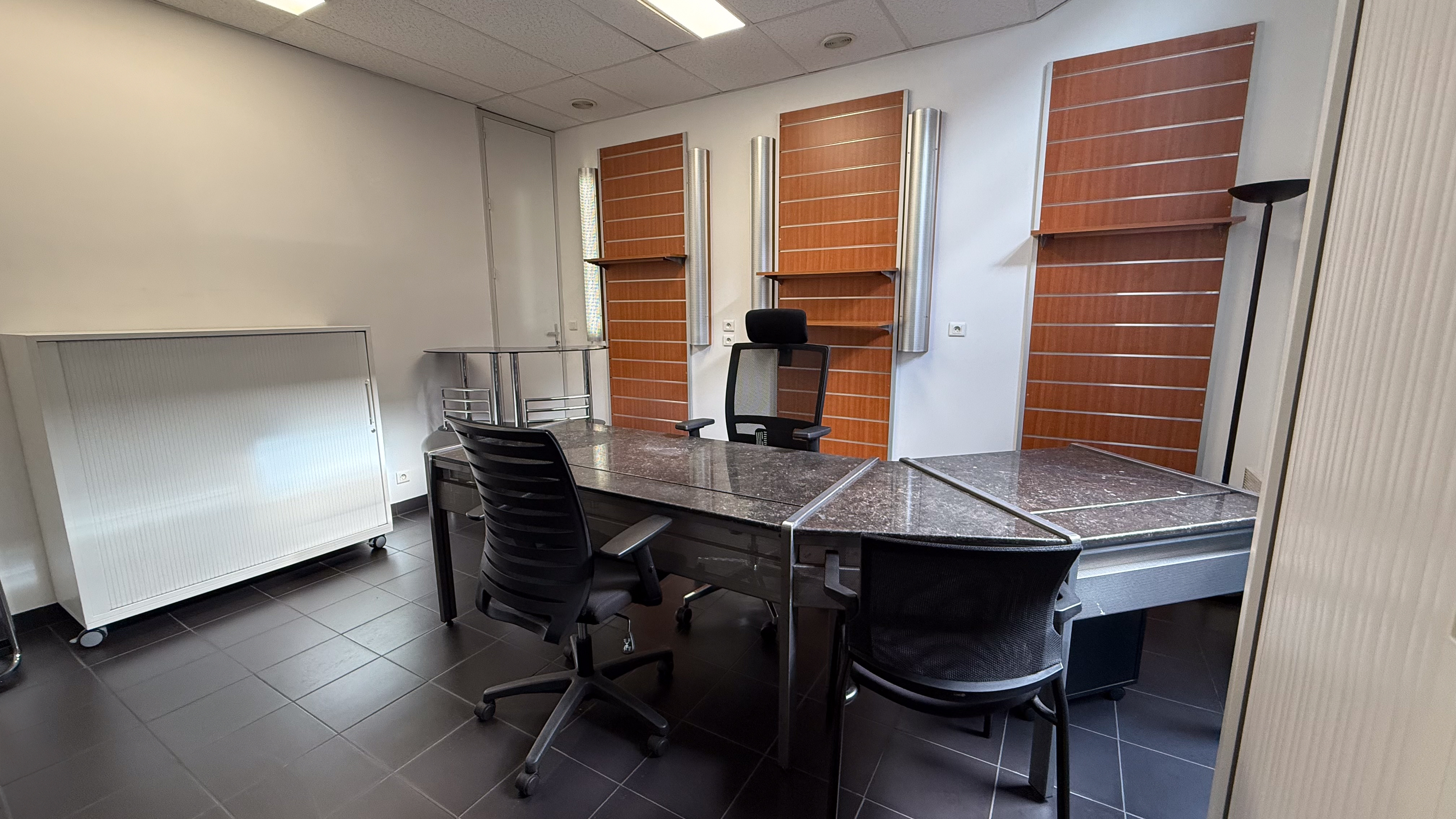 Bureau 7 - 16M²